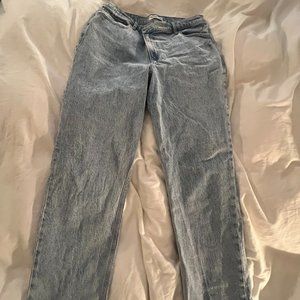 Abercrombie Ultra High Rise 90s Straight Jean (Medium Wash, Long)